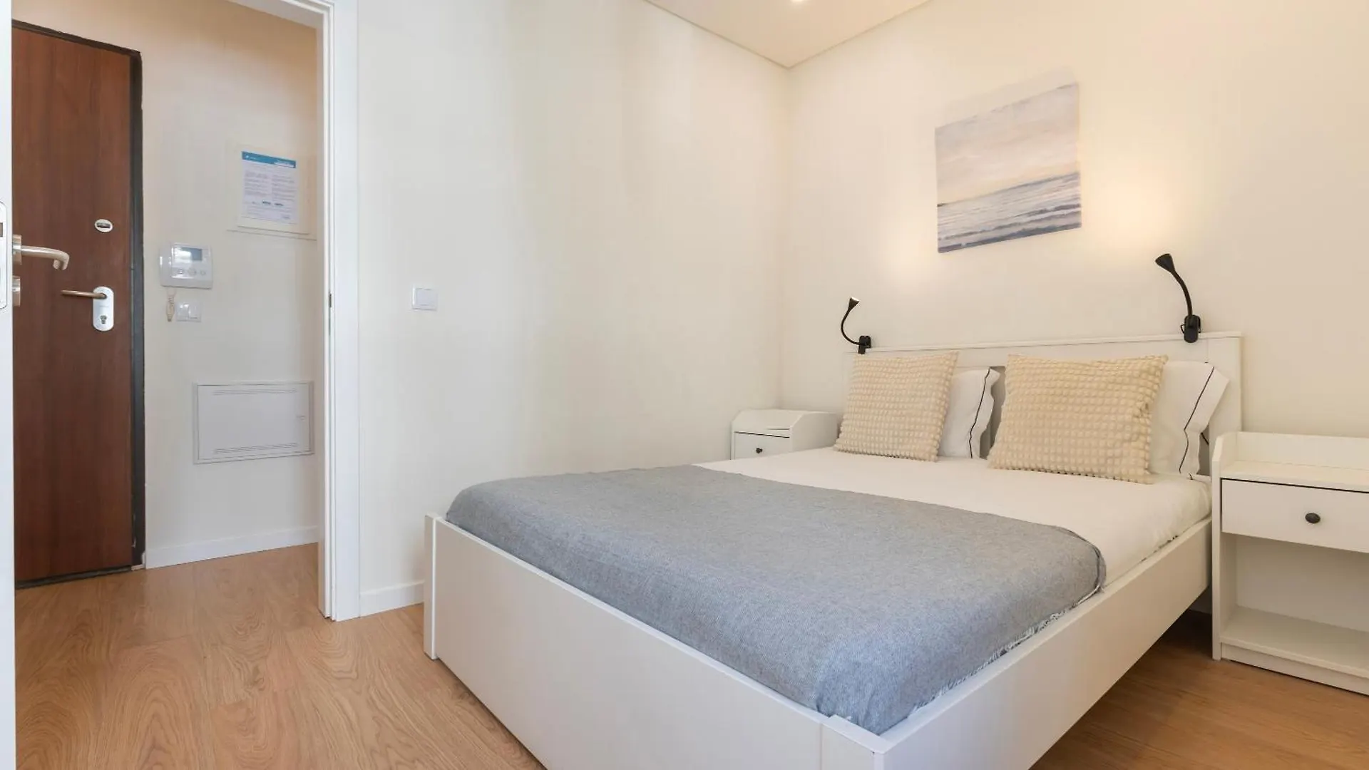 Homely 2Bdr Apartment With Terrace By Lovelystay Lisboa 0*,  البرتغال