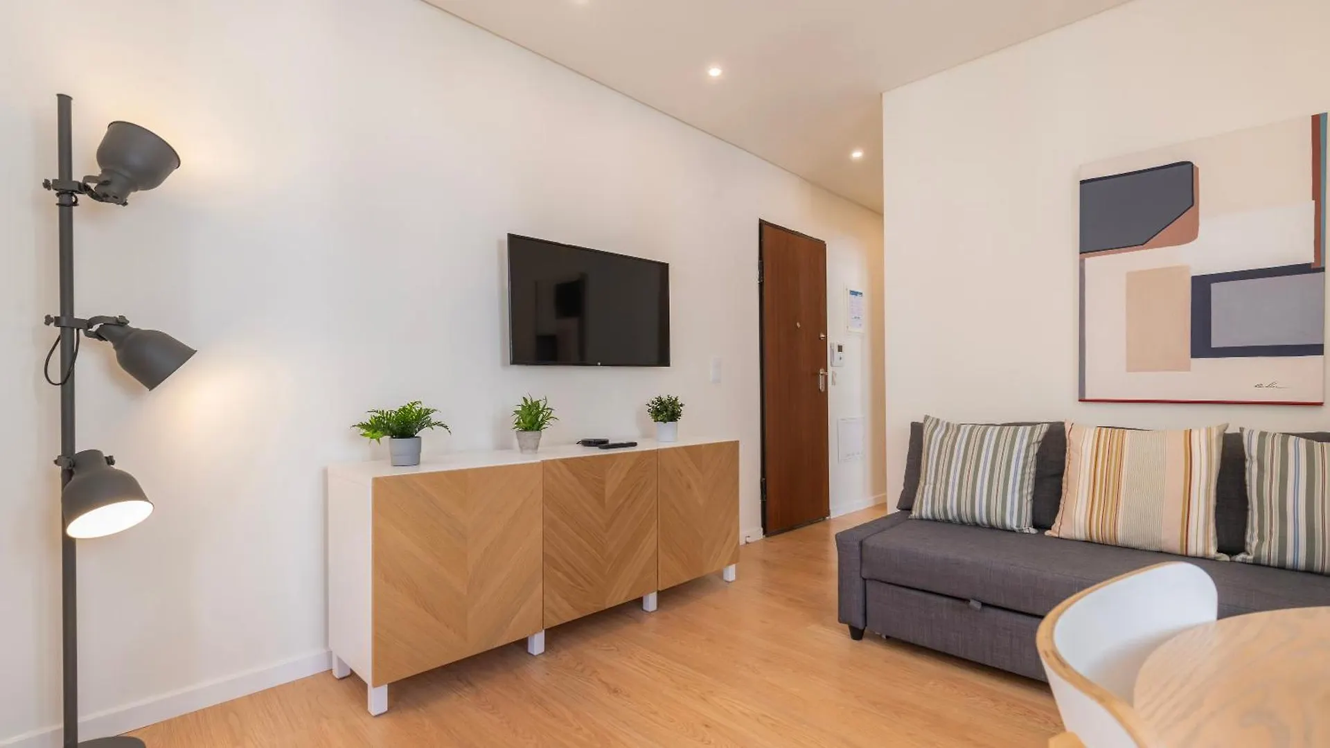 Homely 2Bdr Apartment With Terrace By Lovelystay Lisboa البرتغال
