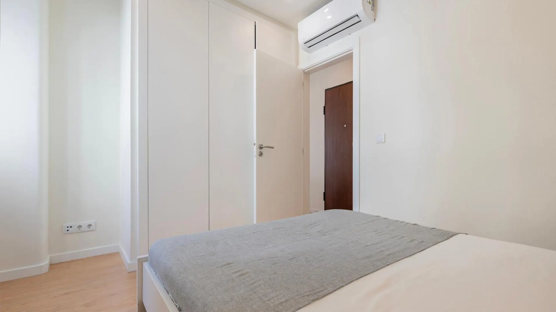 Homely 2Bdr Apartment With Terrace By Lovelystay Lizbona 0*,  Portugalia